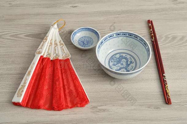 中国的碗、筷子和手电风扇