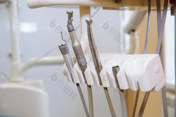 牙科办公室。 牙科设备、工具、医疗器械。 健康概念