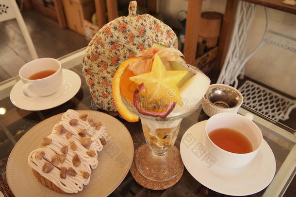 可爱的自制日式下午茶具