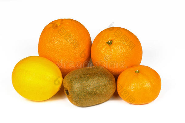 新鲜<strong>橘子</strong>，柠檬，<strong>橘子</strong>，猕猴桃在白色背景上分离。