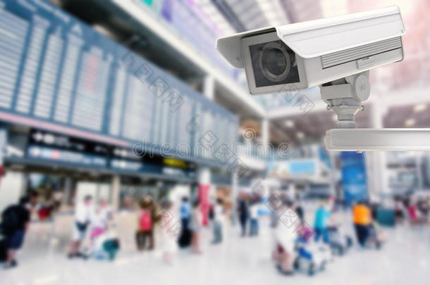 机场背景上的闭路电视摄像机或保安摄像机