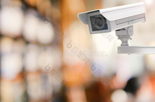 零售商店的闭路电视摄像机或安全摄像机背景模糊