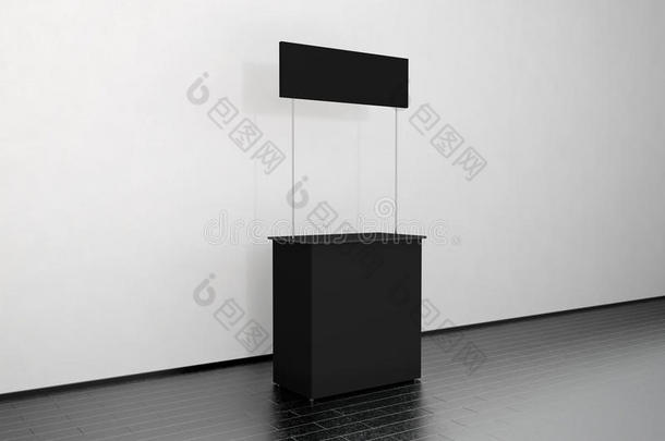 空白黑色宣传片柜台模型站在墙附近，侧视