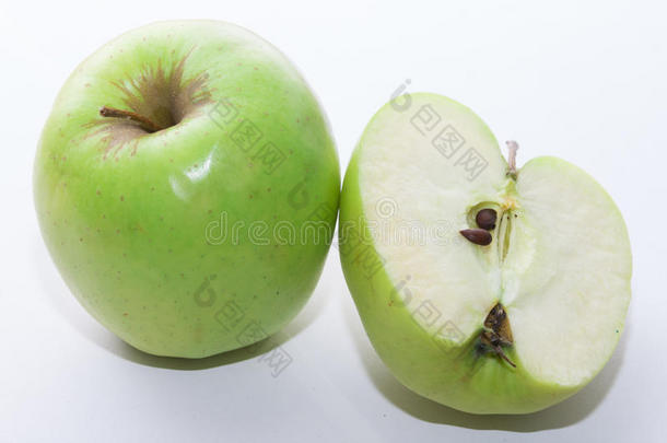 新鲜的绿色苹果和苹果半#7