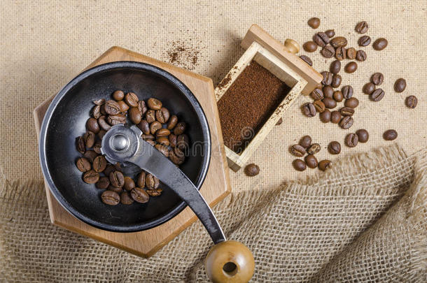 咖啡豆和现磨咖啡