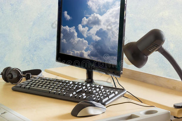 云计算机书桌桌面显示