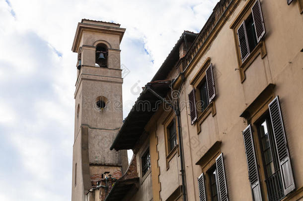 佛罗伦萨旧房子上的钟楼