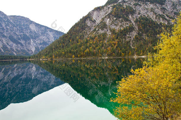 奥地利，鲁特附近的普兰湖