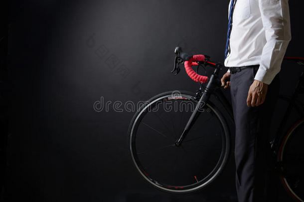 商人和他的自行车，概念自行车去上班