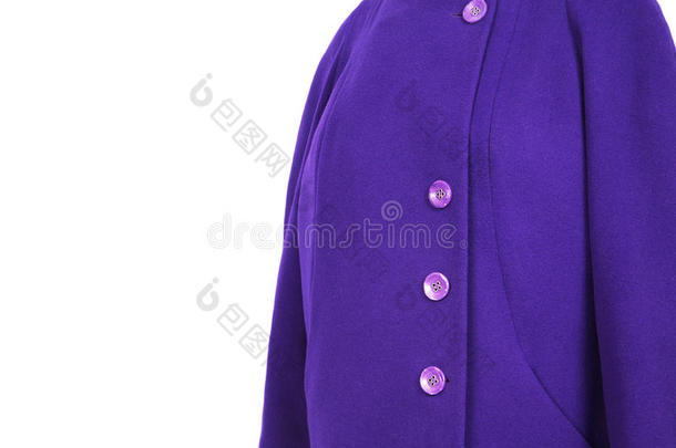 白色背景上穿紫色外套的女模特