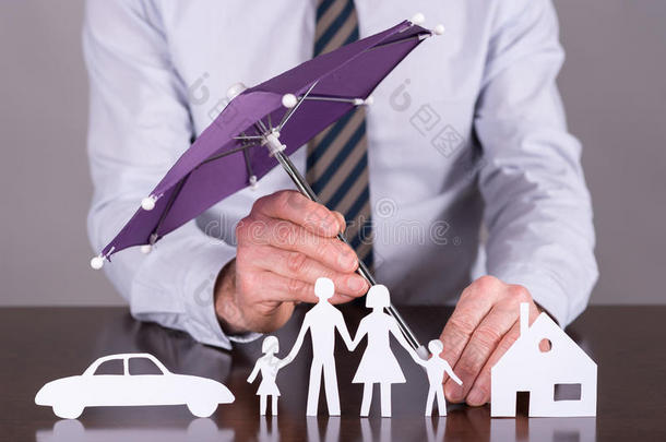 家庭、房屋和汽车保险的概念