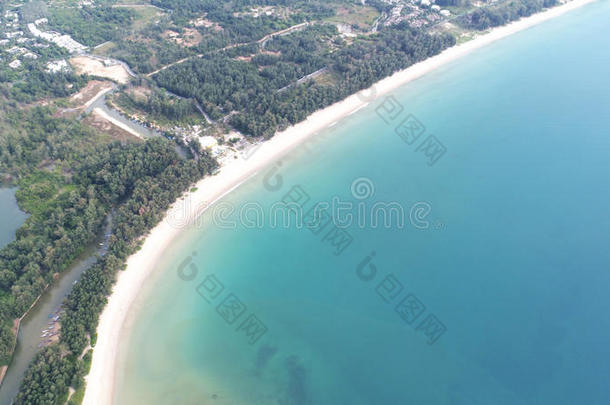 普吉岛莱安海滩的鸟瞰图