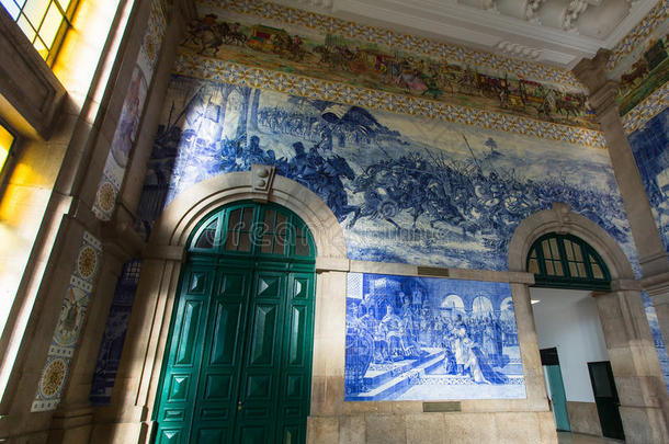 古老的古Azulejos<strong>图片</strong>在<strong>波</strong>尔图萨奥本罗火车站，<strong>波</strong>尔图