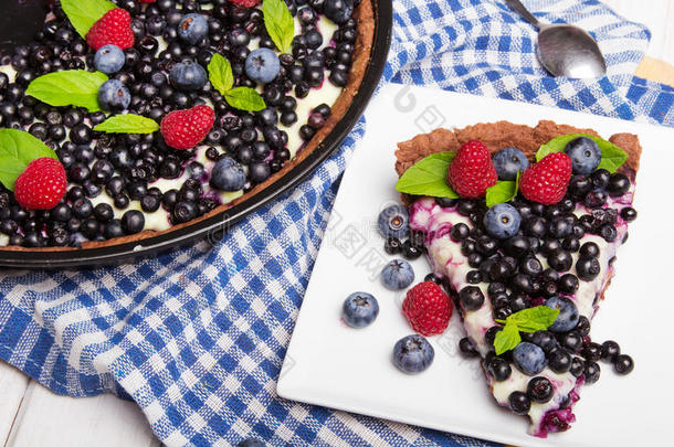 美味的<strong>蓝莓</strong>和覆盆子馅饼