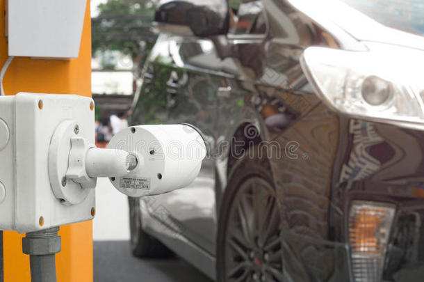 闭路电视摄像机监视汽车停车安全系统区域控制与耀斑灯和复制空间