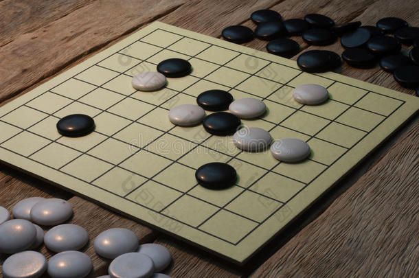 围棋黑色板瓷器中国人