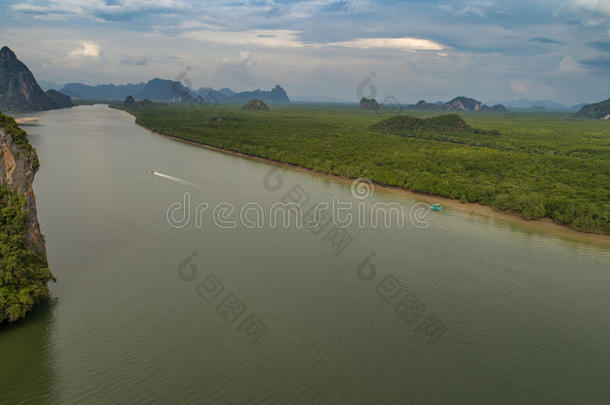 鸟瞰PhangNGA湾海洋国家公园保护和<strong>生态</strong>意义的<strong>湿地</strong>造林