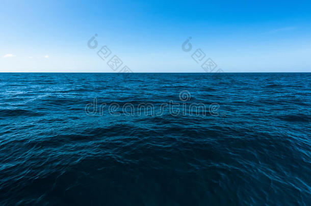 深海和蓝海全景