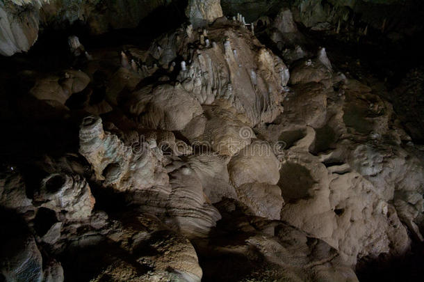 奇妙的非凡的自然洞穴在新阿索斯，阿布哈兹的大洞穴