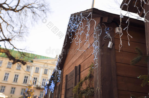 城市博览会为圣诞节装饰灯。 乌克兰LVIV
