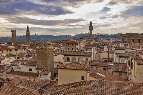 美丽的佛罗伦萨空中景观从观察平台杜莫，大教堂圣玛丽亚德尔菲奥雷。