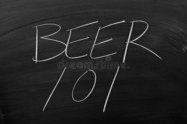 黑板上的啤酒101