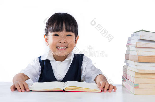 亚洲的背景书令人愉快的小孩
