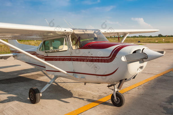 空气动力学飞机机场到达航空