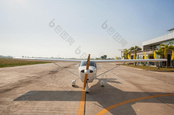 空气动力学飞机机场到达航空