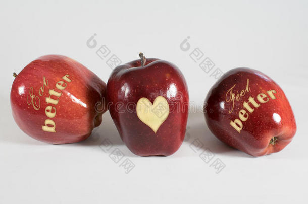 有三个苹果的单词-吃得<strong>更好</strong>，感觉<strong>更好</strong>-和一颗心