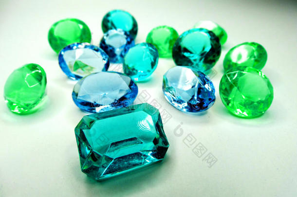 宝石晶体蓝宝石钻石宝石