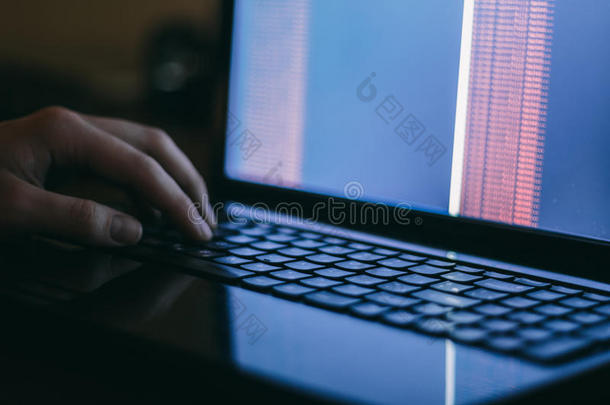 黑暗的黑客黑客攻击笔记本电脑多媒体