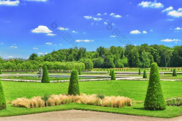 美丽的公园靠近法国国王的郊区住宅-枫丹<strong>白露</strong>城堡。