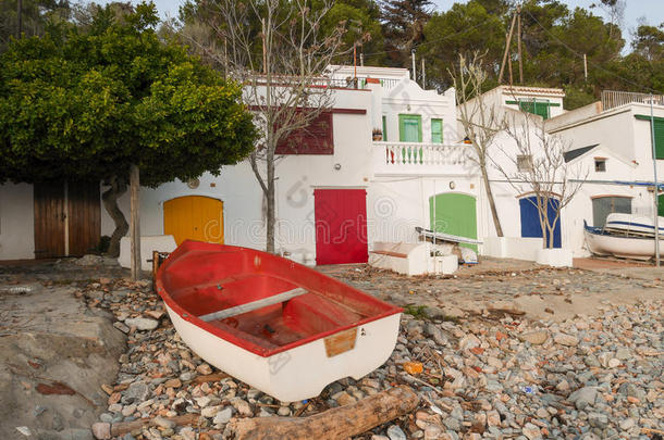 渔民的房子，海滩上的渔船，卡拉的`阿尔格尔，帕拉莫斯，科斯塔布拉瓦，西班牙