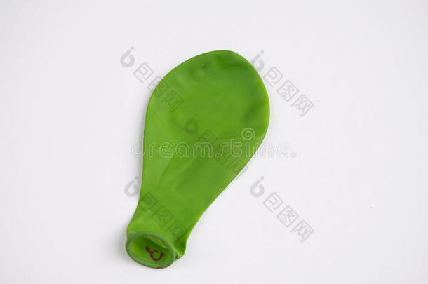 绿色泄气气球