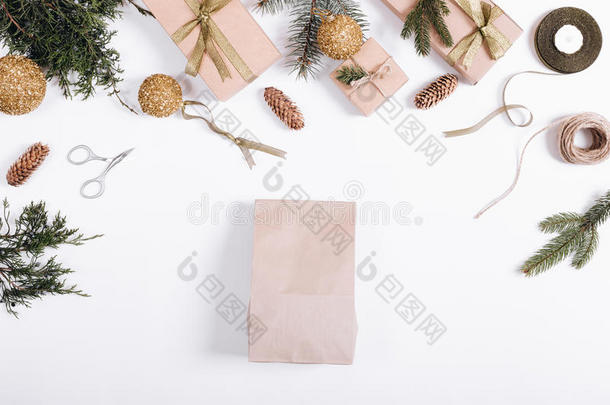 节日组成：盒子，礼物，丝带，纸袋，克里斯