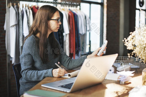 服装店服装服饰时装店风格概念