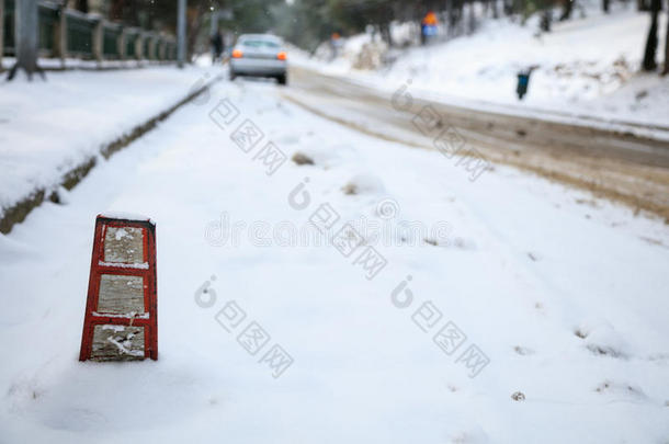 覆盖着<strong>雪路</strong>