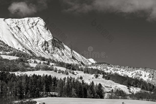 阿吉维尔峰被雪覆盖，豪特人阿尔卑斯，阿尔卑斯山，法国