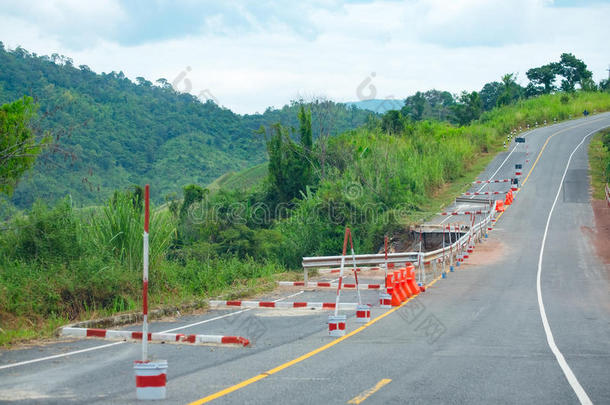 损坏的道路