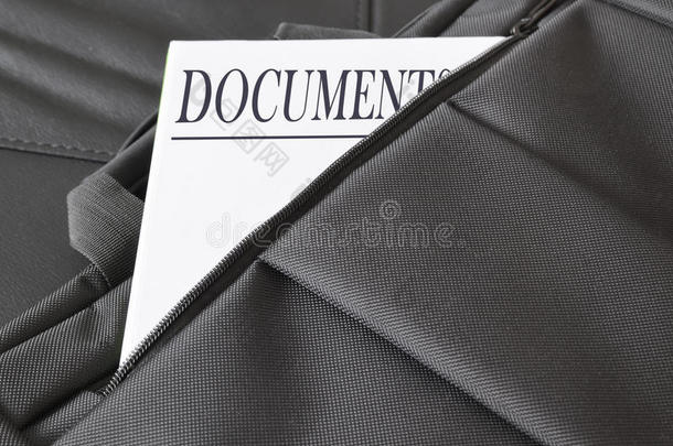袋黑色简明的公文包商业