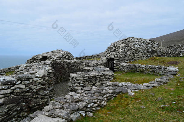 爱尔兰西南部古老的站立蜂巢小屋