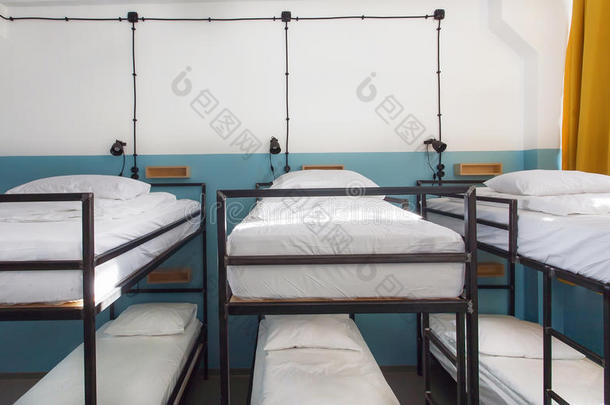 宿舍房间，在新的宿舍为学生或旅行者提供双层床
