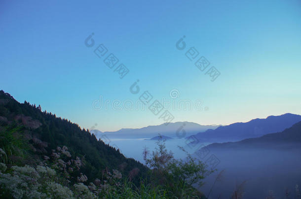 阿里山的海云和日出