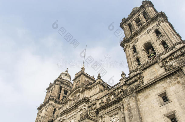 墨西哥城-墨西哥大都会大教堂的立面