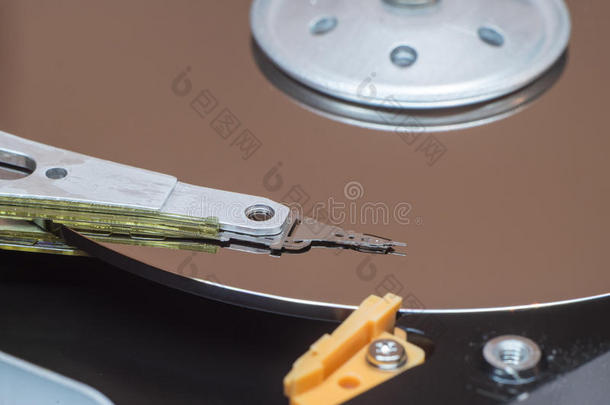 关闭计算机磁盘驱动器HDD内部