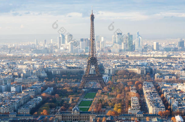 巴黎埃菲尔铁塔和拉<strong>防线</strong>的上图