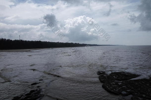 海湾海滩宾图鲁平静的云