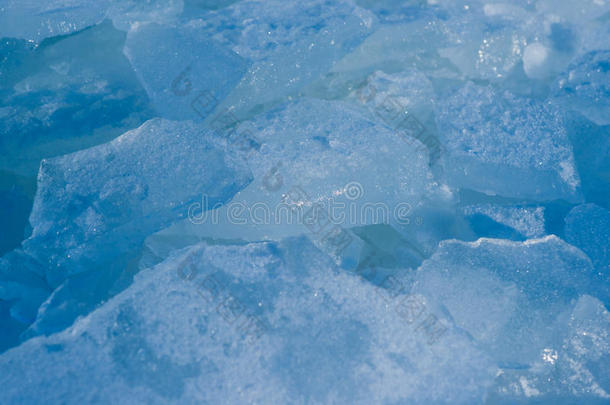 蓝色碎冰