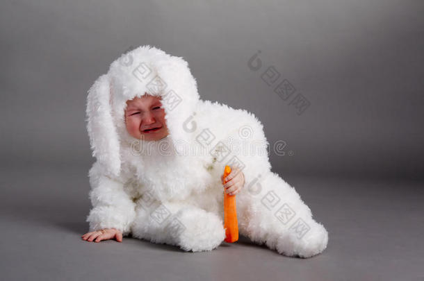 可爱的宝宝穿兔子服装